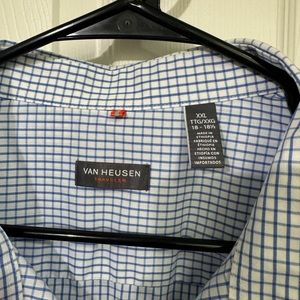 Van Heusen long sleeve casual button down shirt